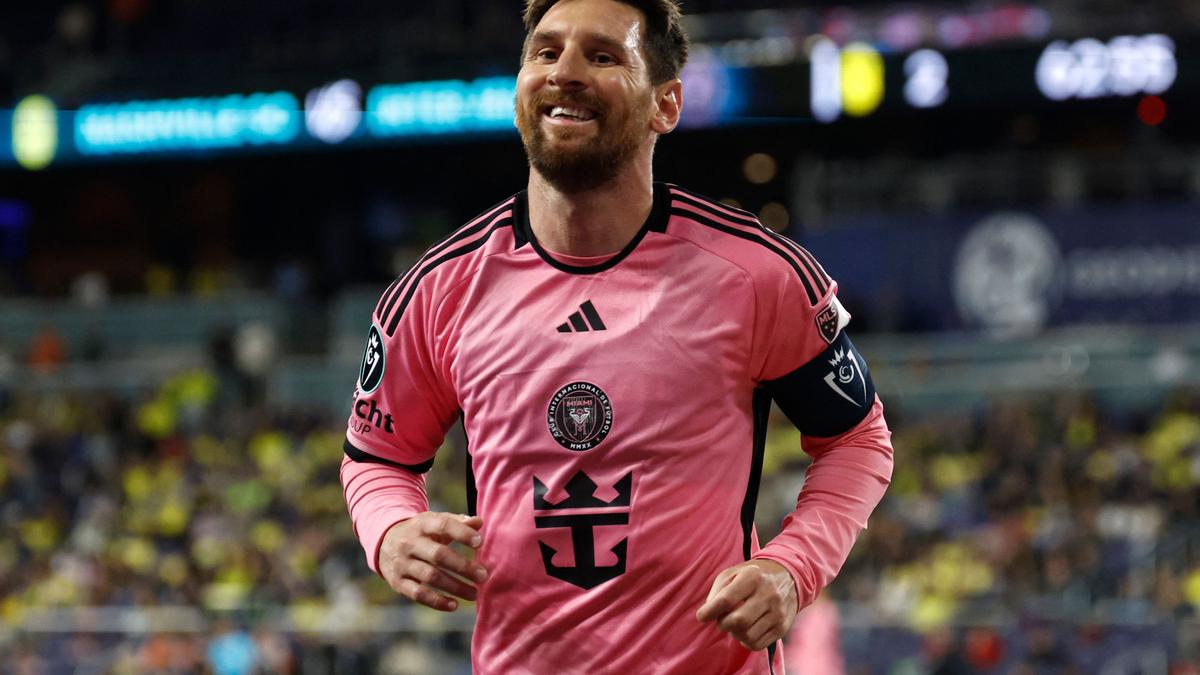 "Inter Miami and Nashville Battle to 2-2 Draw in CONCACAF Champions Cup Clash: Messi and Suarez Shine"